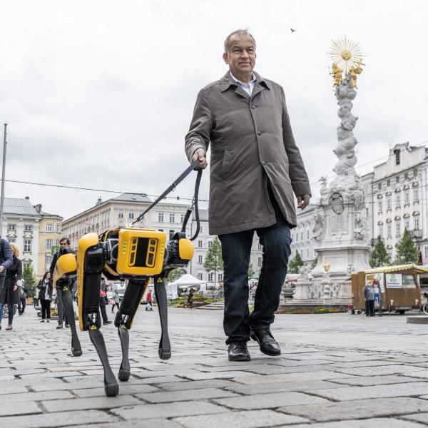 JKU-Experiment: "Linzer Spaziergang" mit Roboterhund