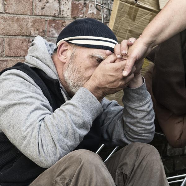 Obdachlosenhilfsaktion: Ehrenamtliches Engagement durch eigene Betroffenheit