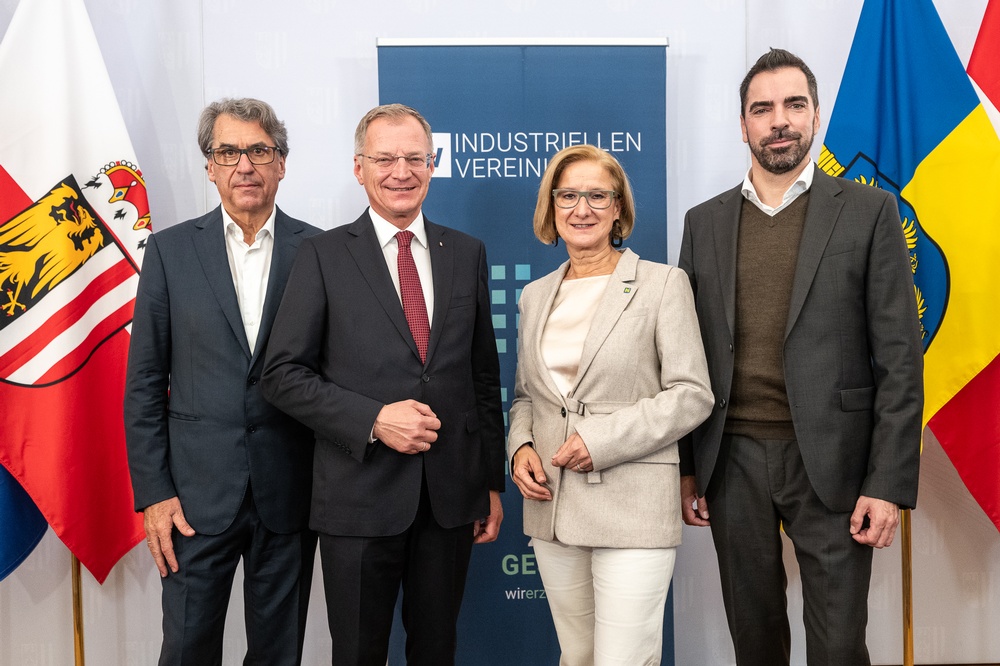  Industrie-Summit: „5 nach 12 für Wirtschaftsstandort Österreich“