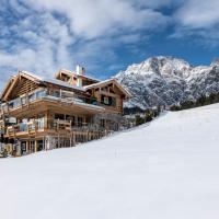 02_Auf fast 1.000 Metern Seehöhe, umgeben von den Leoganger Steinbergen, fuÌ?hlen sich Wintersportler hier von Mitte Dezember bis Anfang April pudelwohl