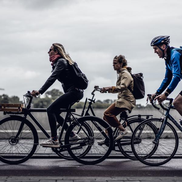 Mit dem Rad zur Arbeit – Wie Autofans zu Radfahrer:innen werden